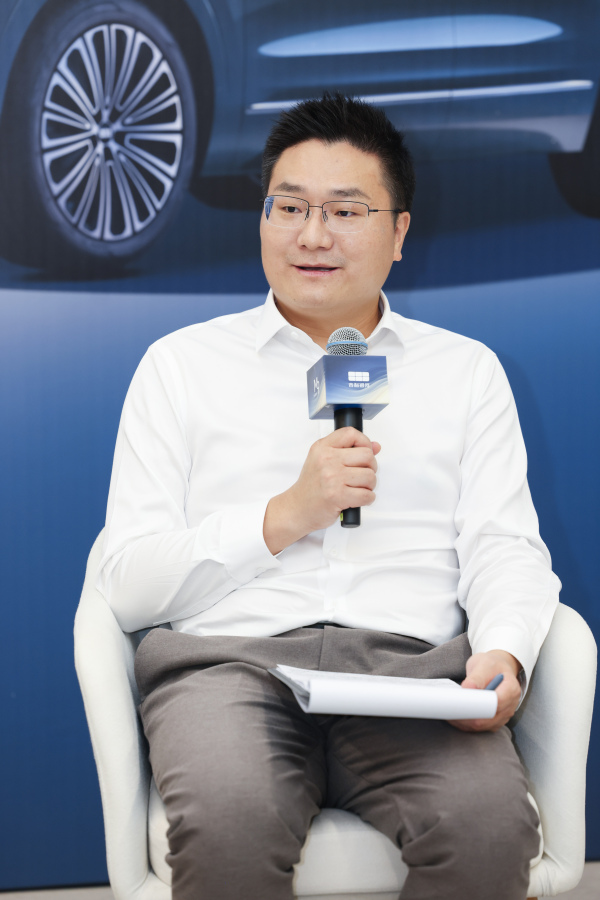 吉利银河M9订单火爆超产能，爆款背后凸显全域AI实力支撑