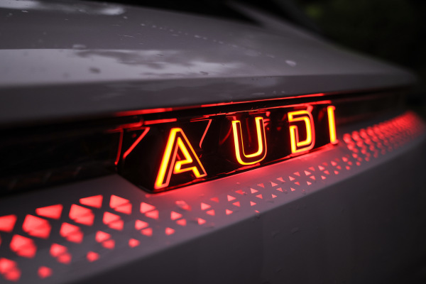 试驾奥迪E5 Sportback：第一台带quattro的智能电动车，一台颜值能打的驾驶者之车