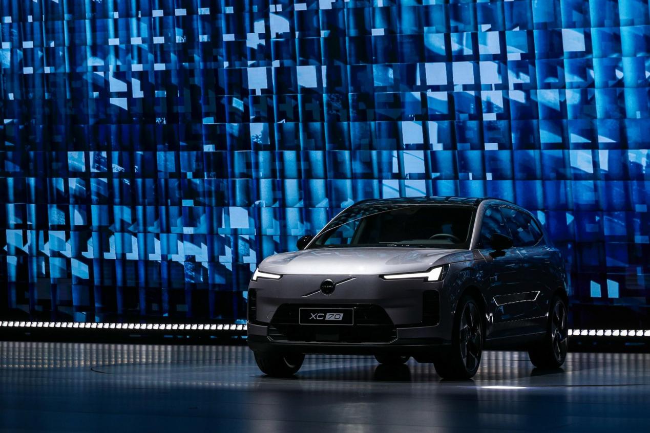 携手胡歌，沃尔沃全新XC70全国上市，限时参考尊享价26.99万元起