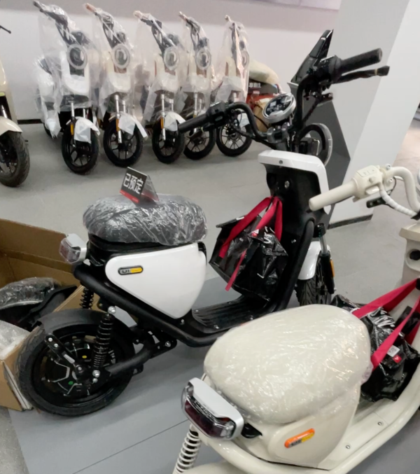 探访新国标落地后的电动自行车门店：多家观望，担心不好卖，如何平衡实际需求和安全关切？