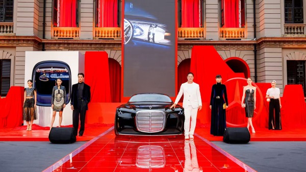 Vision Iconic概念车全球首秀，奔驰开启经典先锋设计的崭新风潮